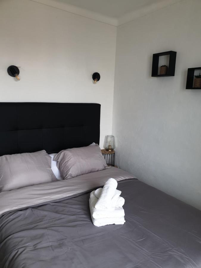 Les Pieds Dans L' Eau Apartamento Empuriabrava Exterior foto